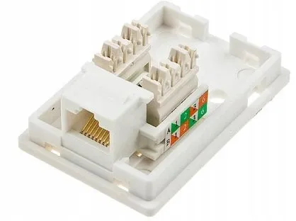 gniazdo-internetowe-abonenckie-scienne-biale