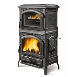 piec-piecyk-zeliwny-na-drewno-z-piekarnkiem-la-nordica-isotta-forno-evo
