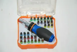 zetaw-bitow-z-wkretakiem-dexter-31-elementow