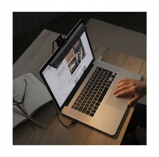 lampka-na-laptop-monitor-czarna-550-lm-led-45w