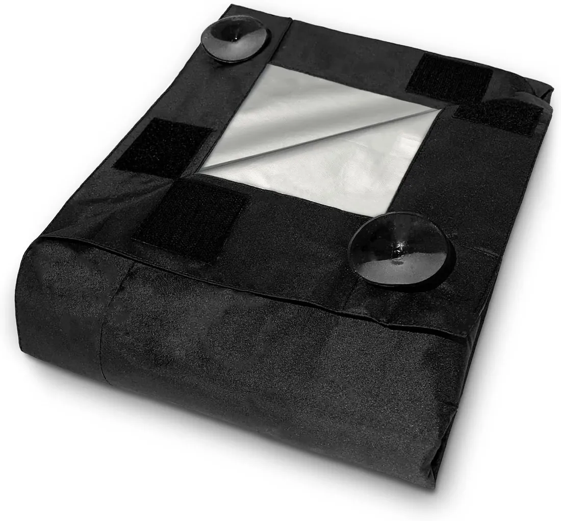 roleta-zaciemniajaca-z-przyssawkami-130-x-200-blackout-odbijajaca-swiatlo