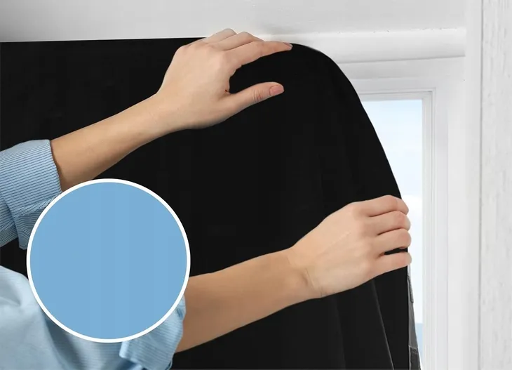 roleta-zaciemniajaca-z-przyssawkami-130-x-200-blackout-odbijajaca-swiatlo-stan-opakowania-oryginalne