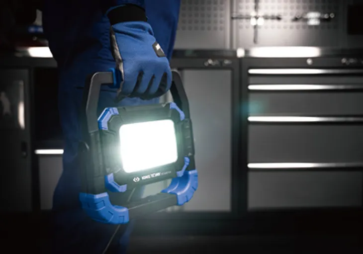 king-tony-reflektor-akumulatorowy-stan-nowy-kod-producenta-9ta421a