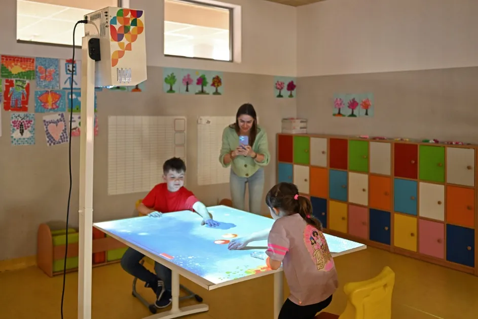 funfloor-mobilny-3500ansi-3w1-statyw-mata-oprogramowanie