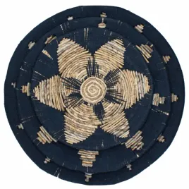 dekoracja-scienna-z-trawy-morskiej-czarne-kola