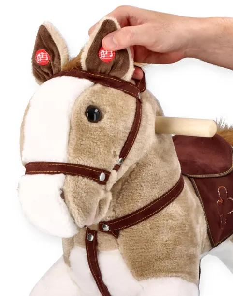 konik-mustang-na-kolkach-marka-inna