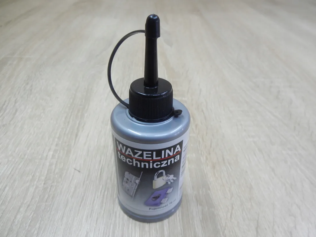 wazelina-techniczna-z-aplikatorem-70-ml