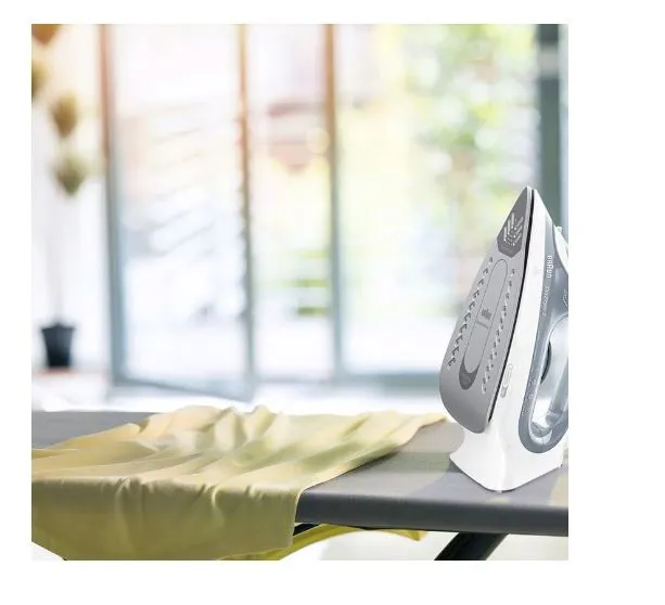 braun-si-3054-gy-silne-uderzenie-pary-180-g-min