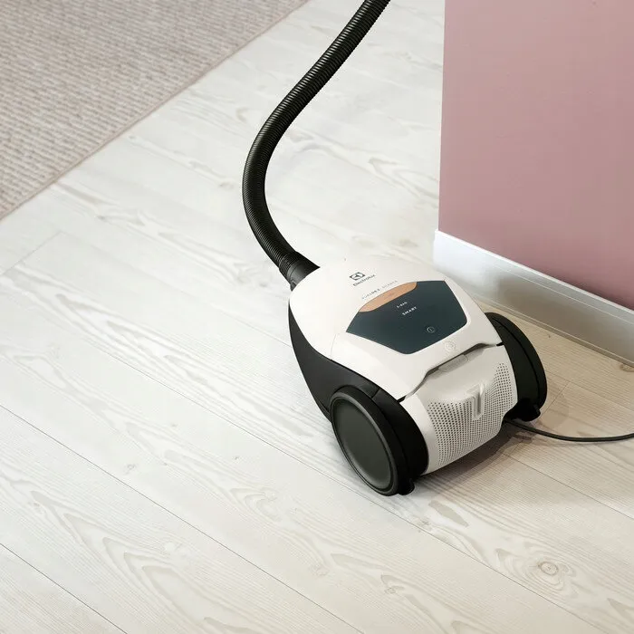 odkurzacz-workowy-electrolux-pd82-alrg-marka-electrolux