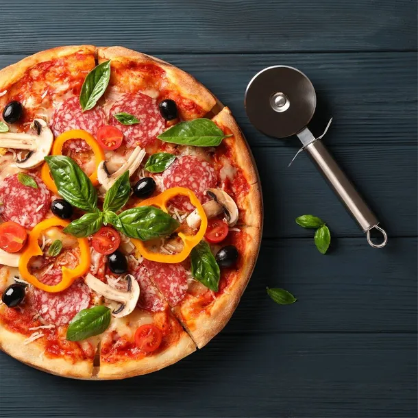 noz-do-pizzy-stalowy-okragly-21-cm-stan-opakowania-oryginalne