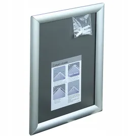 ramka-owz-a2-aluminiowa-zatrzaskowa-srebrna-rama-plakatowa-folia-uv