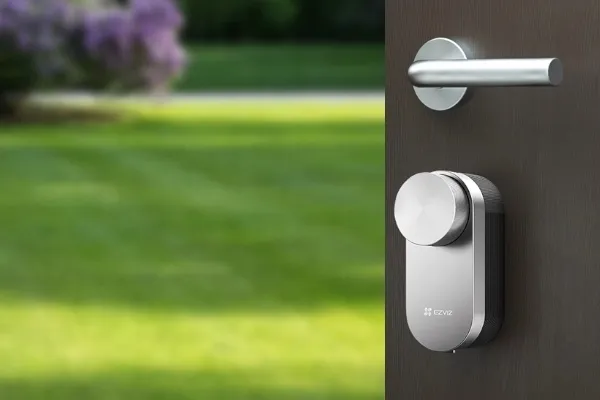 zamek-ezviz-smart-lock-zigbee-rodzaj-zamek-zasilanie-baterie