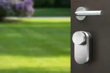 zamek-ezviz-smart-lock-zigbee-rodzaj-zamek-zasilanie-baterie