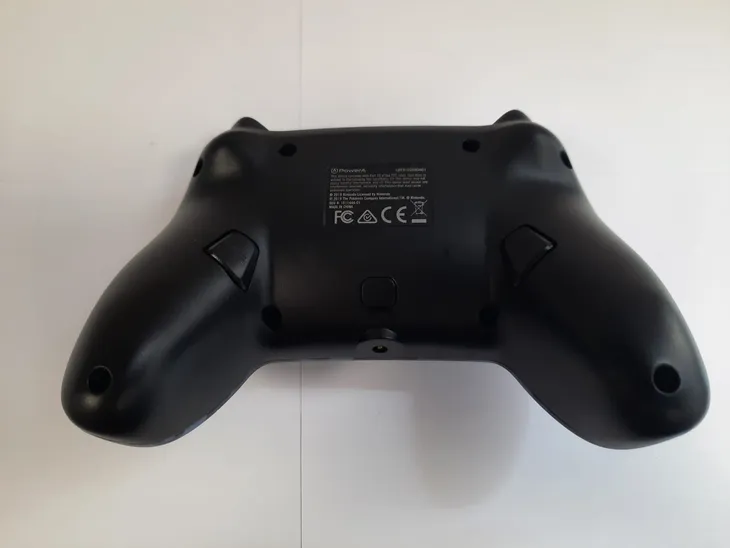 pad-powera-przewodowy-mewtwo-do-switch-sposob-podlaczenia-przewodowy