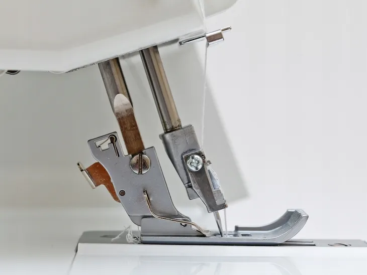 maszyna-do-szycia-minerva-cs1000pro-szerokosc-produktu-36-cm