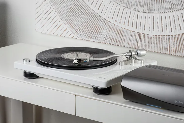 gramofon-denon-dp-400-bialy-kolor-bialy