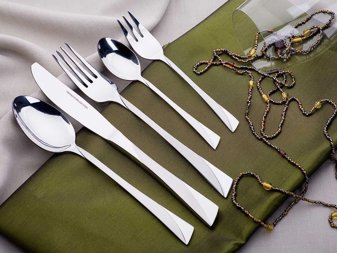 kinghoff-sztucce-24-elem-satyna-kh-1350-stan-nowy