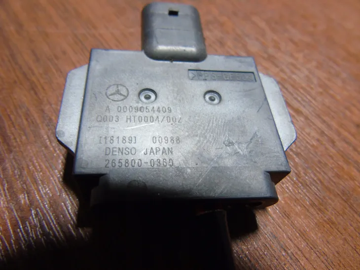 czujnik-temp-spalin-db-w205-15-13-mercedes-benz-a0009054409-producent-czesci-mercedes-benz-oe