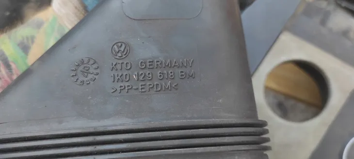 wlot-powietrza-vw-golf-04-producent-czesci-seat-oryginalne-oe