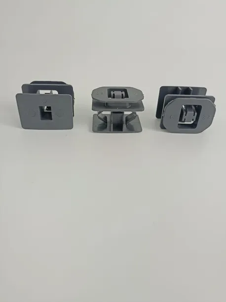 spinka-listwy-progowej-ford-kuga-12-ford-5234172-waga-z-opakowaniem-30-kg