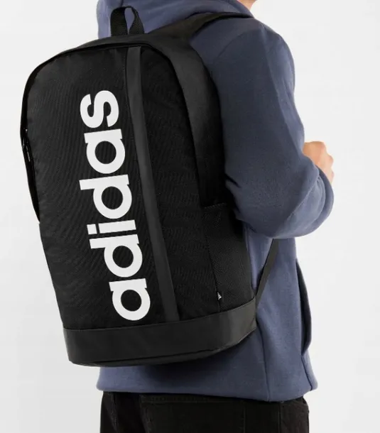 plecak-adidas-essentials-linear-czarny-ht4746-wzor-dominujacy-logo