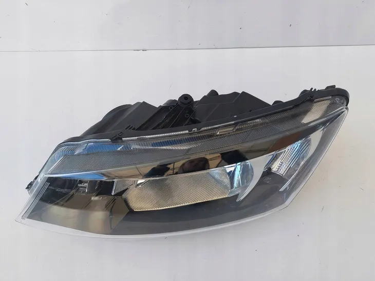 reflektor-skoda-p-fabia-14-le-strona-zabudowy-lewa