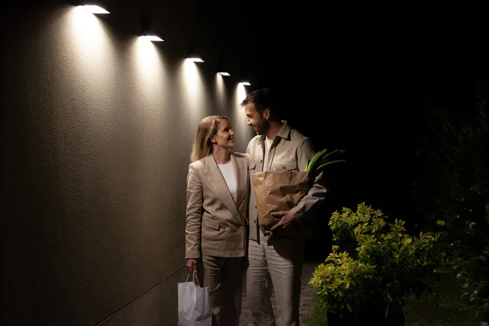 lampa-ogrodowa-solarna-zewnetrzna-kinkiet-led-6w-3000k-ip65-czujnik-ruchu