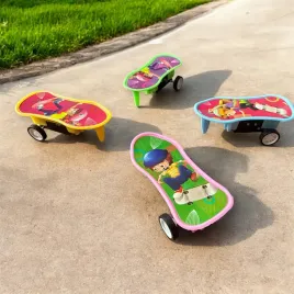 deskorolka-zabawka-reczny-naped-5-5-cm-kolorowa-mini-deskorolka-dla-dzieci