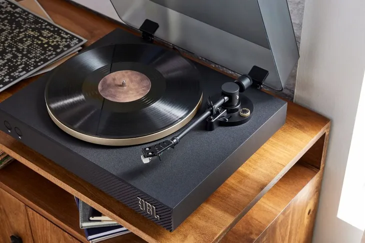 gramofon-jbl-spinner-bt-czarny-kod-producenta-jblspinnerbtgldeu