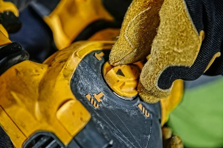 mlotowiertarka-dewalt-sds-plus-0-w-typ-uchwytu-sds-plus