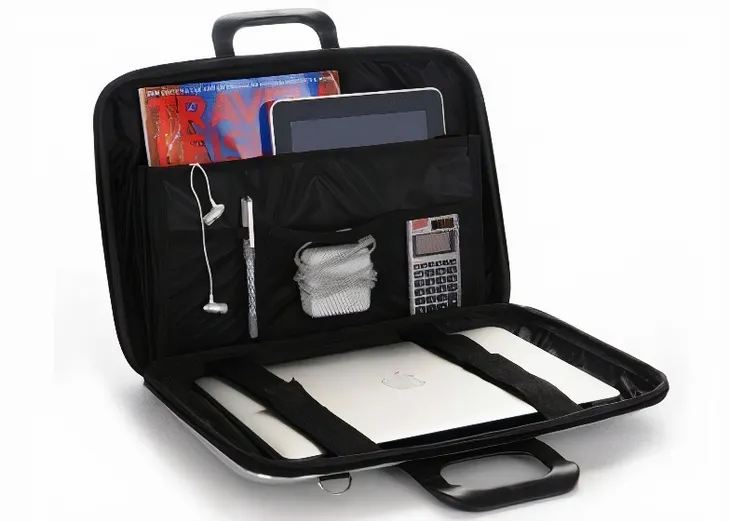 torba-na-laptopa-15-bombata-liczba-komor-3