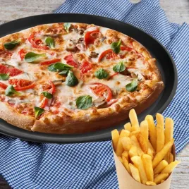 forma-do-pizzy-perforowana-blacha-z-powloka-teflonowa-czarna-32-cm-orion