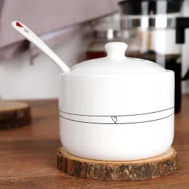 cukierniczka-z-lyzeczka-i-pokrywka-ceramiczna-biala-serduszka-orion