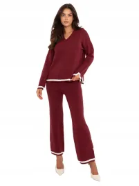 sweter-damski-spodnie-z-rozcieciami-komplet-dzianinowy