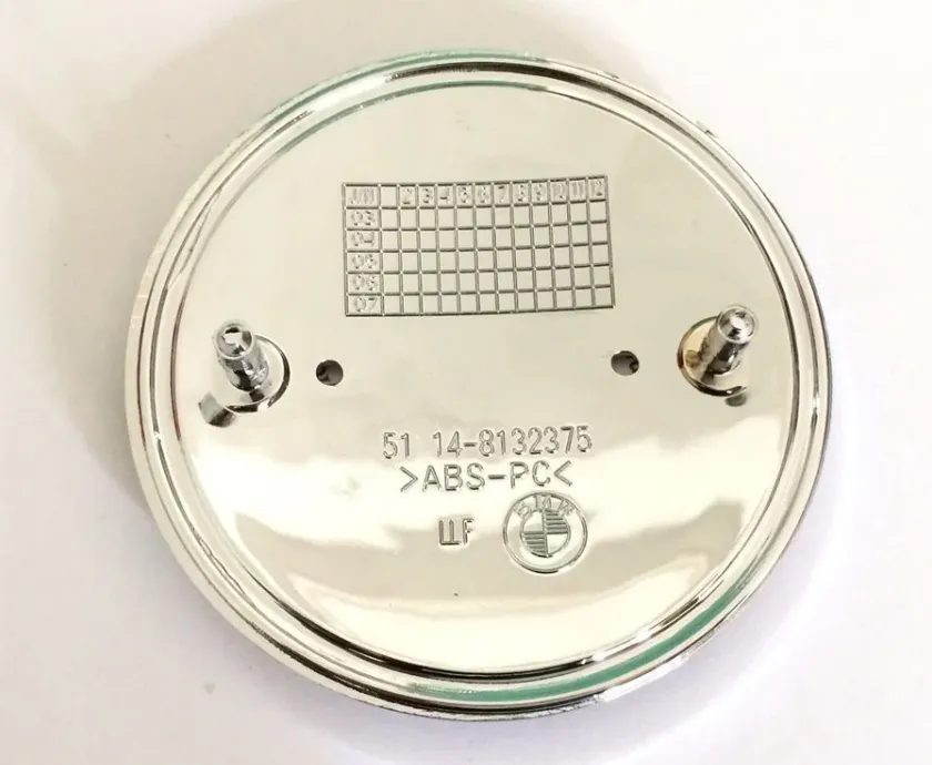 znaczek-emblemat-bmw-82mm-e32-e34-e36-e39-e46-e60-e90-e53-stan-nowy