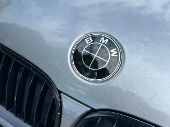 znaczek-emblemat-bmw-82mm-e32-e34-e36-e39-e46-e60-e90-e53-stan-nowy