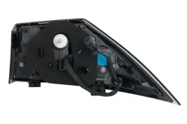 lampa-zespolonych-swiatel-tylnych-val047342