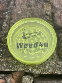 mlynek-do-suszu-weed4u-plastikowy-zolty-63mm