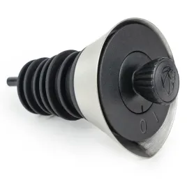 ciro-nalewak-do-butelek-peugeot