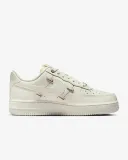 nike-air-force-1-07-lx-36-marka-nike
