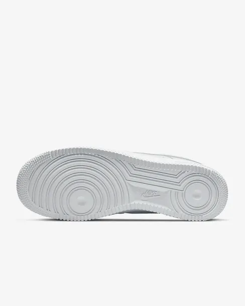 nike-air-force-1-07-triple-white-42-cechy-dodatkowe-oddychajace
