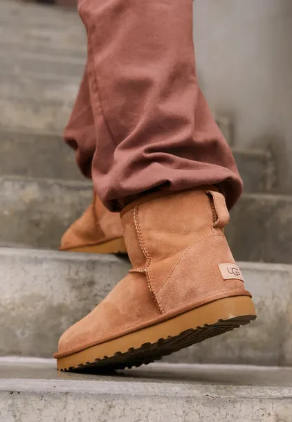 ugg-classic-mini-ii-ankle-37-zapiecie-inne