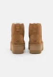 ugg-classic-mini-platform-40-marka-inna
