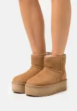 ugg-classic-mini-platform-40-wysokosc-za-kostke
