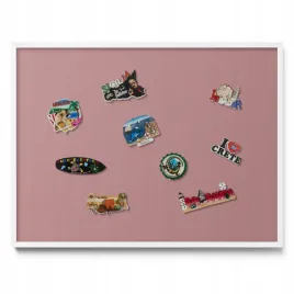 tablica-na-pamiatki-z-magnesami-z-podrozy-kolor-pastelowy-rozowy-80x60