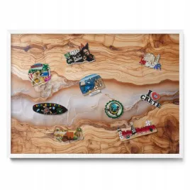 tablica-magnetyczna-na-magnesy-z-podrozy-struktura-drewna-z-zywica-70x50