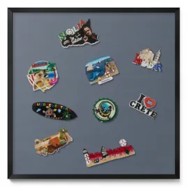 metalowa-tablica-magnetyczna-panel-na-magnesy-z-wakacji-chlodna-szara-50x50