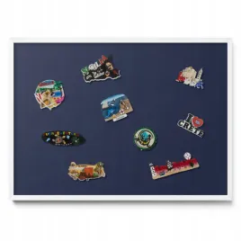 tablica-magnetyczna-panel-na-magnesy-z-podrozy-kolor-ciemny-granatowy-70x50
