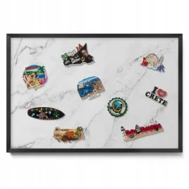 dekoracyjna-tablica-na-pamiatki-z-magnesami-z-wakacji-jasny-marmur-60x40