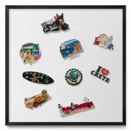 tablica-w-ramie-magnetyczna-na-sciane-na-magnesy-z-podrozy-biala-50x50